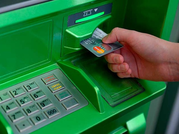 ПриватБанк предупреждает украинцев о сбоях в банкоматах