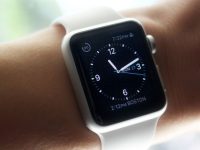 Продажи Apple Watch упали на 71% до 1,1 млн единиц