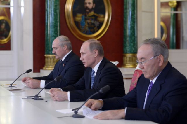 Россия агитирует Белоруссию и Казахстан основать валютный союз