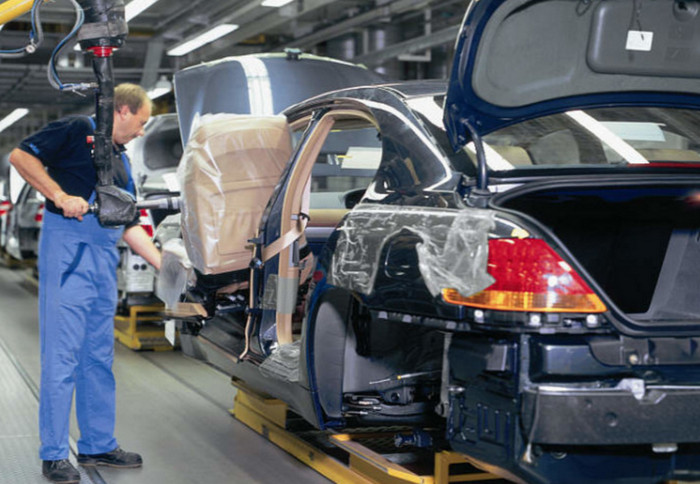Работники заводов BMW в Великобритании потеряют до £160 000 пенсионных доходов