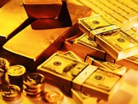 За месяц золотовалютные резервы России сократились на 4 миллиарда долларов