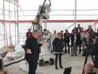 Робот-строитель возводит трехэтажный дом недалеко от Цюриха
