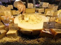 Россияне заподозрили белорусов в поставках сыра из Украины