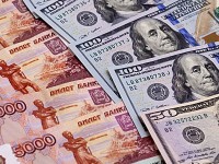 6 августа на Московской бирже доллар перевалил за 64 рубля, евро идет к 70 рублям