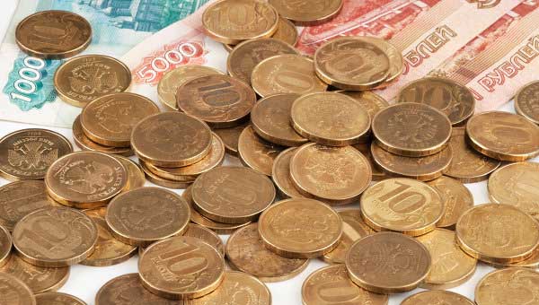 В России рубль неудержимо катится вниз: доллар перевалил за 58 рублей, евро - 73 рубля 