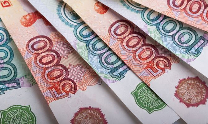 На фоне падения цен на нефть рубль обвалился до пятимесячного минимума