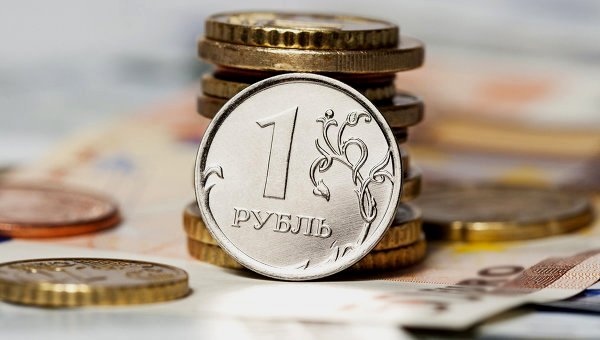 В России рубль в очередной раз пробил дно: 72 руб/доллар