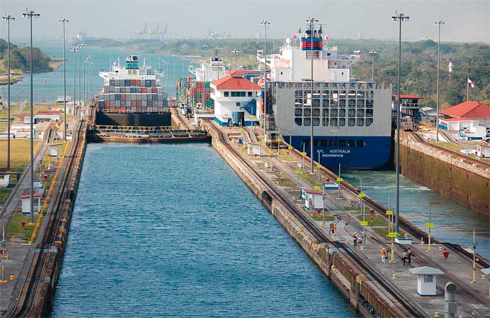 Сегодня торжественно открыли Панамский канал после 10-летней реконструкции (фото)