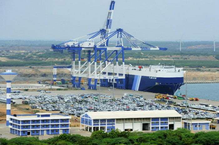 Шри-Ланка планирует продать свой порт для погашения долга перед Китаем