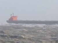 Шторм “Херварт” выбросил на мель 225-метровый нефтяной танкер в Северном море