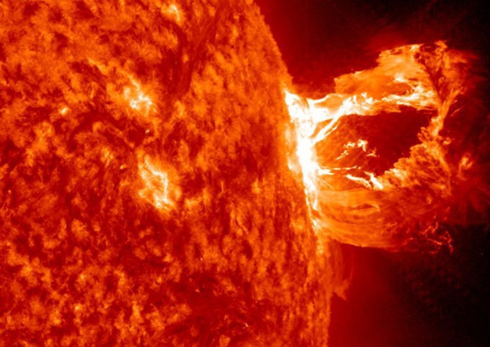 Солнечная вспышка вызовет на Земле магнитную бурю в ночь на 13 сентября