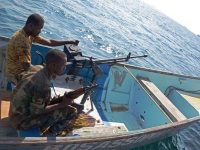 Сомалийские пираты отпустили захваченный нефтеналивной танкер и освободили моряков