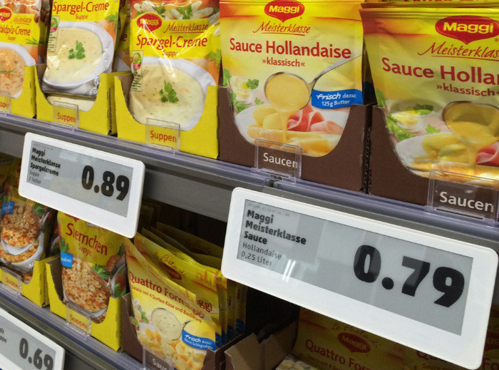 Супермаркеты Европы вводят цифровые ценники по примеру заправочных станций