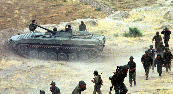 Таджикистан обвинил Иран в организации гражданской войны в 1990-х