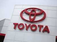 Из-за землетрясения в Японии закрываются заводы Toyota