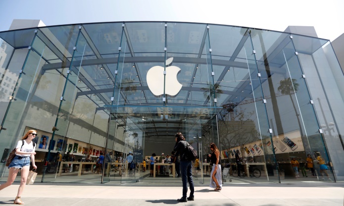 У Apple годовая выручка снизилась впервые за 15 лет