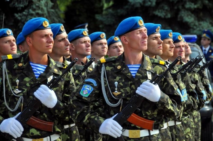 Украинским десантникам заменят головные уборы