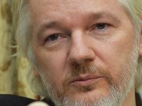 У основателя портала Wikileaks отключили интернет