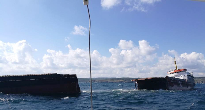 У побережья Турции разломился пополам сухогруз под монгольским флагом