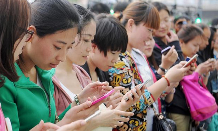 В 2016 году 695 млн китайцев использовали смартфон для доступа в Интернет