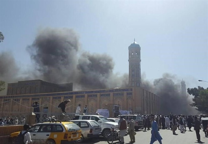 В Афганистане террористы атаковали мечеть: убито более 20 человек, не менее 30 ранено