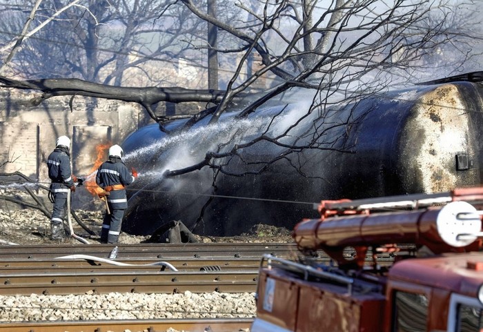 В Болгарии взорвался грузовой поезд с газом: есть погибшие и раненые (фото, видео)