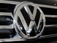 В Германии инвесторы VW требуют от автоконцерна 8,2 миллиарда евро