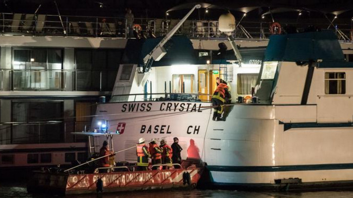В Германии круизный пароход потерпел катастрофу