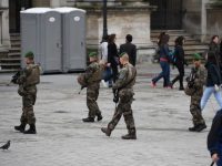 В группу французских военных въехала машина: власти назвали происшествие “преднамеренным актом”