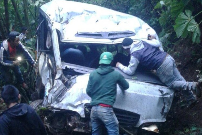 В Гватемале упал в пропасть автобус с пассажирами