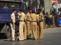 В Индии полицейский расстрелял своих сослуживцев из автомата