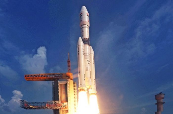 В Индии запустили в космос крупнейшую ракету собственного производства