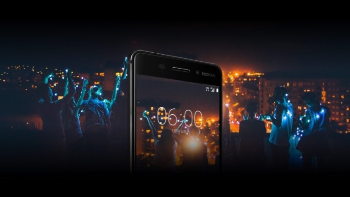 В Китае демонстрируют прочность Nokia 6 раскалывая орехи