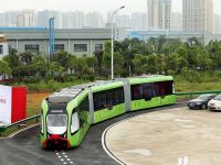 В Китае запустили беспилотный трамвай
