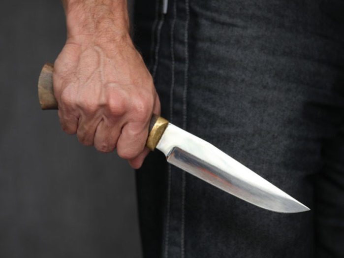 В Лондоне неизвестный мужчина с ножом напал на прохожих