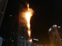 В ОАЭ горел небоскреб “Дубайский факел”