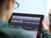 В России настаивают на законности блокировки соцсети LinkedIn