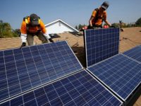 В США отмечено увеличение рабочих мест в сфере солнечной энергетики