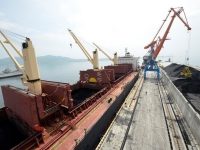 В украинский порт зашло первое судно с углем из ЮАР
