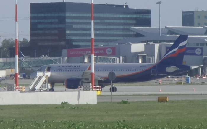 В Варшаве российский самолет Airbus 320 врезался в польский