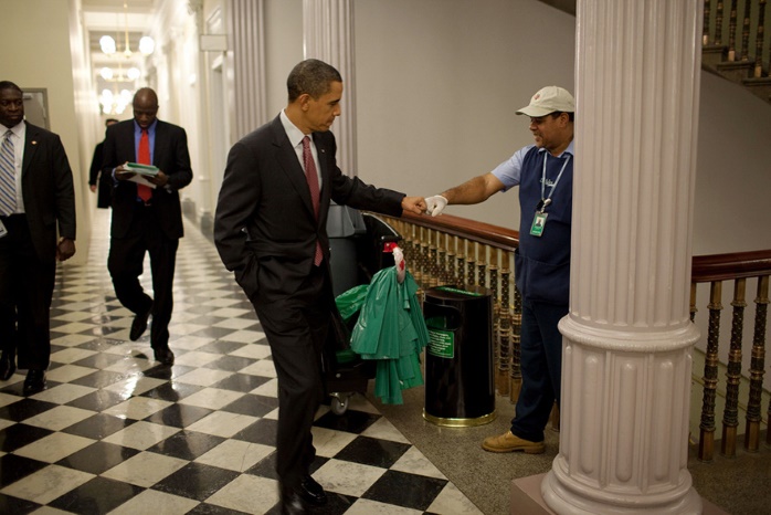 Зарплаты и обязанности сотрудников Белого дома во время президентства Обамы