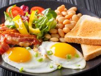 Что полезно на завтрак? Что лучше есть утром, а какие продукты кушать нельзя