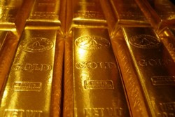 Биржи Китая приступают к торговле золотом 